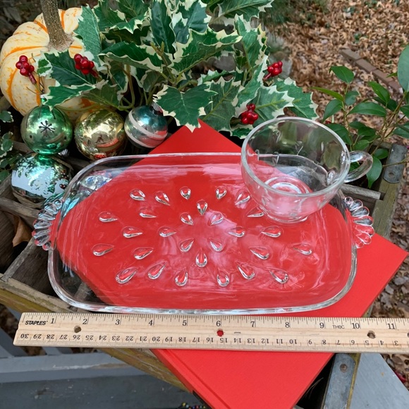 VINTAGE 4 sets of Hostess Snack Trays & Cups - Picture 5 of 11